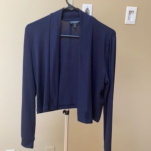 Cropped long sleeve sweater. Banana republic. S